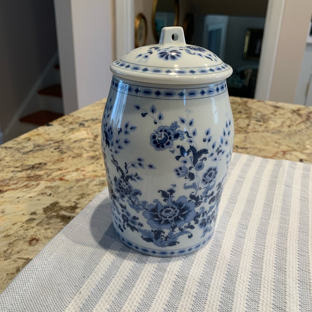 Vintage Estée Lauder Blue and White Floral Ceramic Jar